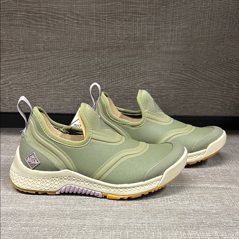 Women's Muck Outscape Low Shoe (Olive) - Size 5